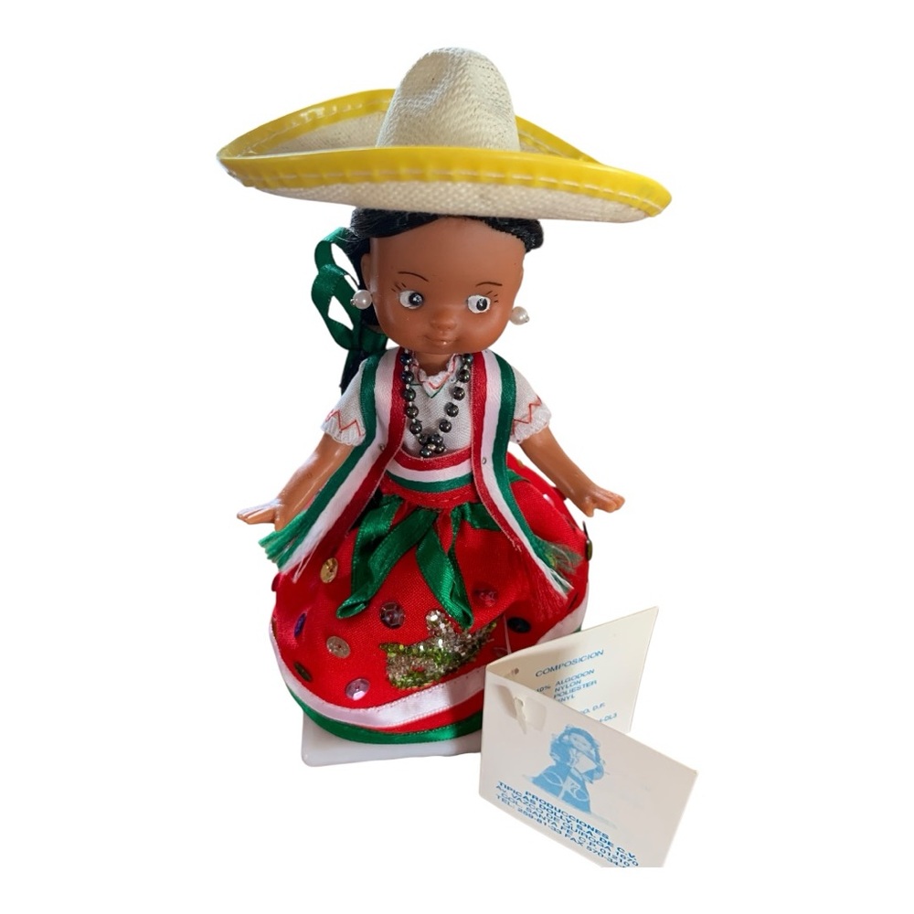 Traditional Vintage Souvenir TIPICAS DOLLY